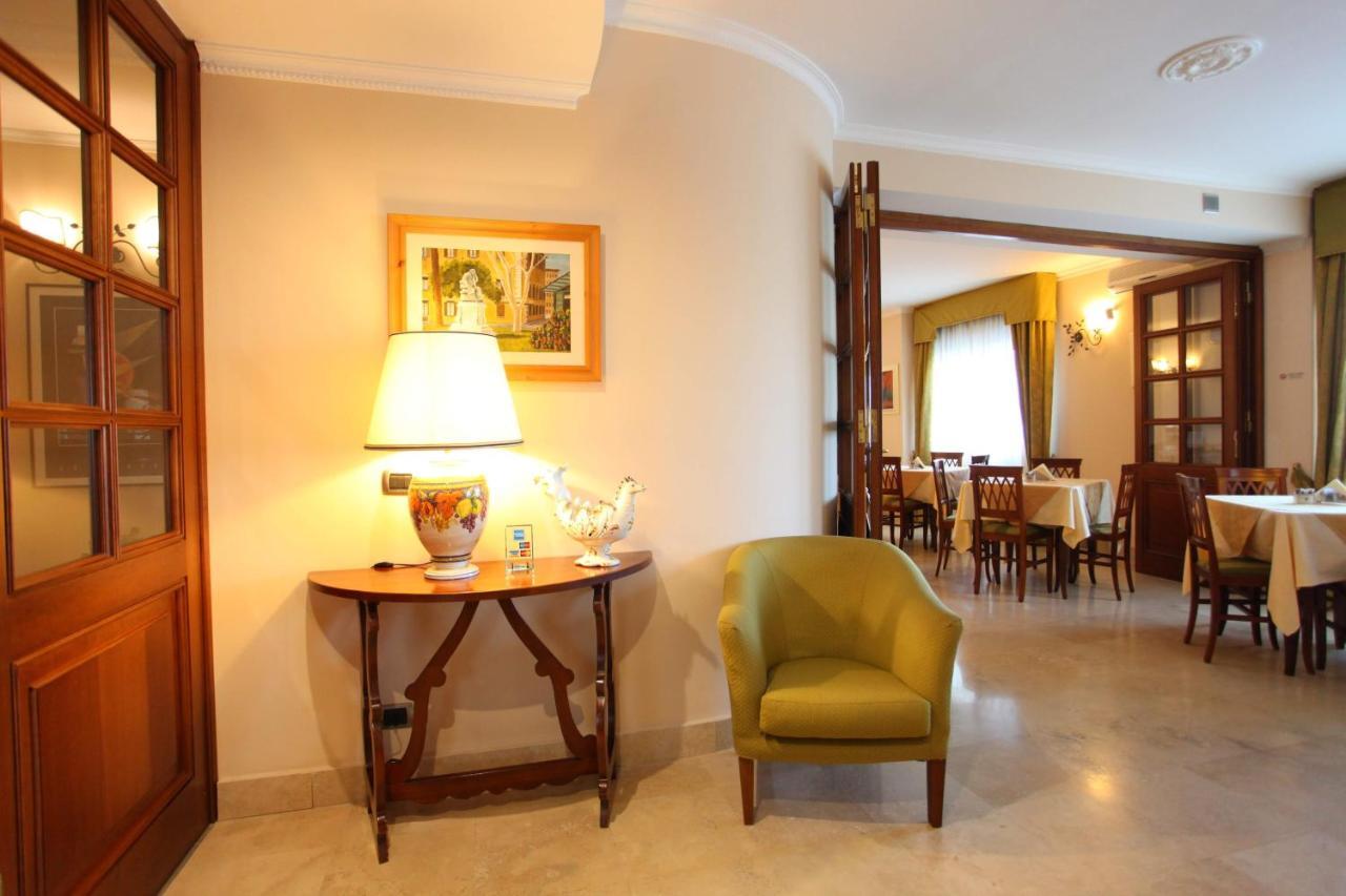Altea Suites Помеция Экстерьер фото